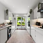 Sleek And Stylish Abode - Parking * بريستول