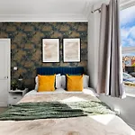 Sleek And Stylish Abode - Parking بريستول
