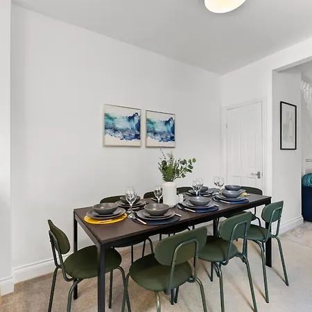 Sleek And Stylish Abode - Parking بريستول