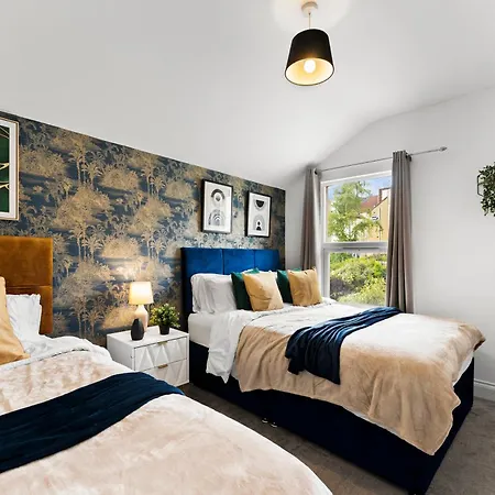 Holiday home Sleek And Stylish Abode - Parking *