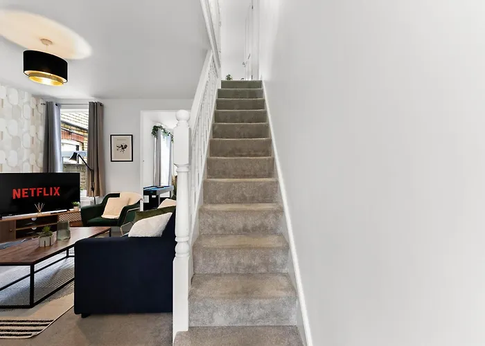 بيت للعطل Sleek And Stylish Abode - Parking *