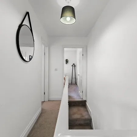 Sleek And Stylish Abode - Parking Nyaraló *