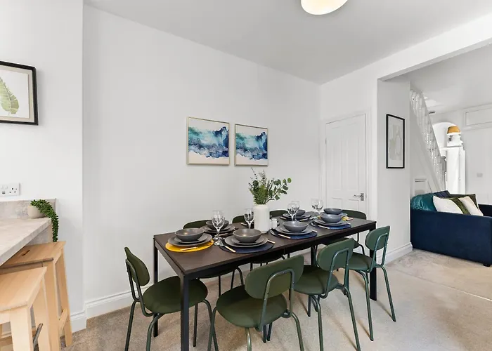 Sleek And Stylish Abode - Parking בריסטול