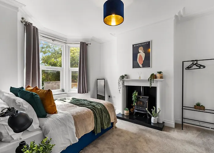 Sleek And Stylish Abode - Parking בית נופש